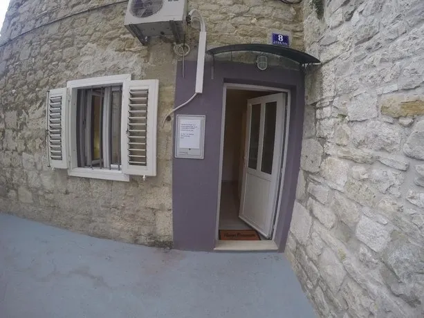 Split City Center Apartments - Image 1