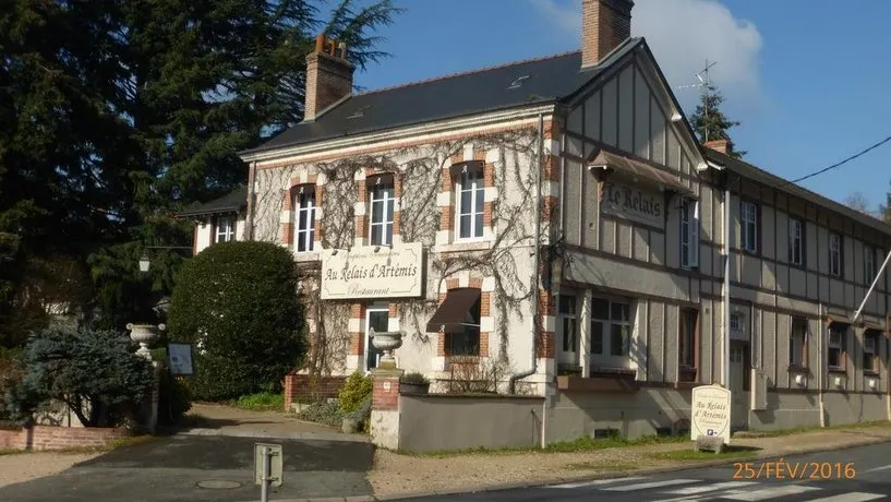 Au Vélo Fleuri Proche Chambord, Terrasse et Parking - Image 1