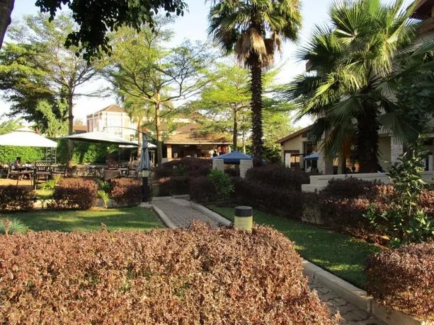Iwawe Hotel - Image 1