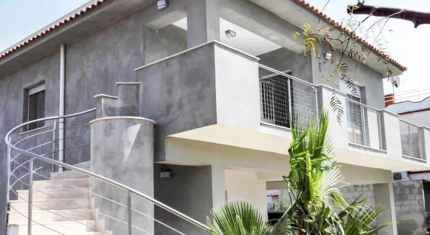 LICITRA - THREE BEDROOM - Image 1