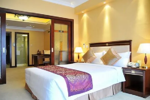 Leading Noble Business Hotel - Image 1
