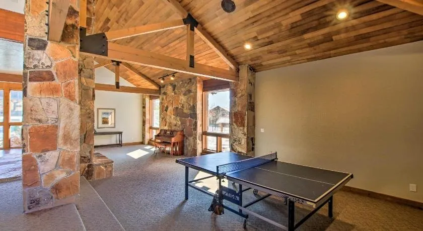 Cozy Wolf Lodge Ski Retreat - 17 Mi. to 3 Resorts! - Image 1