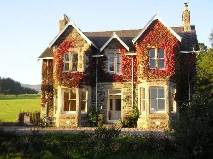 Kinnaird Country House with Hot Tub - Image 1