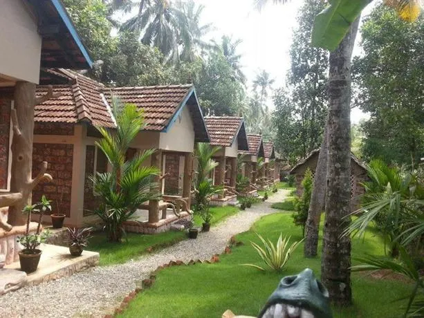 Cliff Garden Beach Resort - Image 1