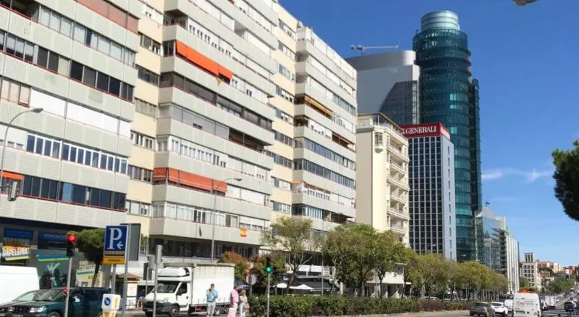 Apartment Center Madrid Chamberi - Image 1