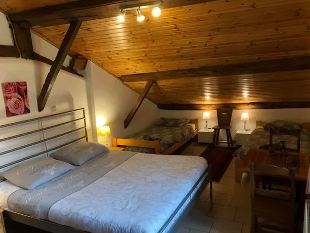 B&B Bourgeoisie - Image 1