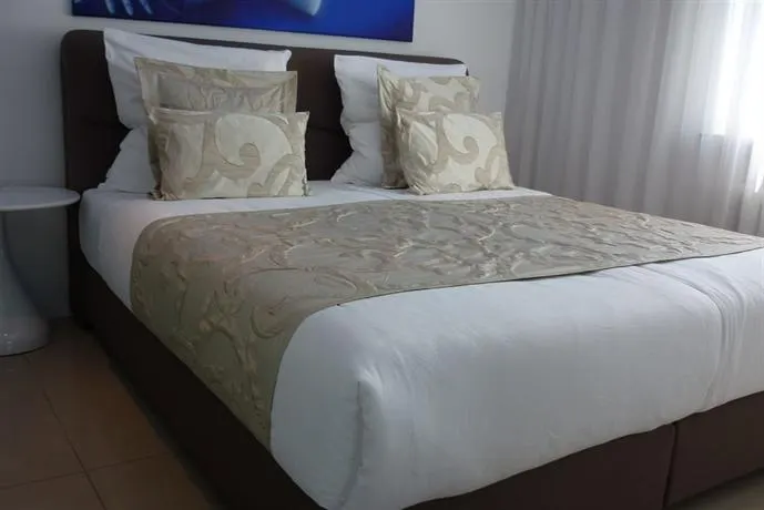 City Apartments - Image 1