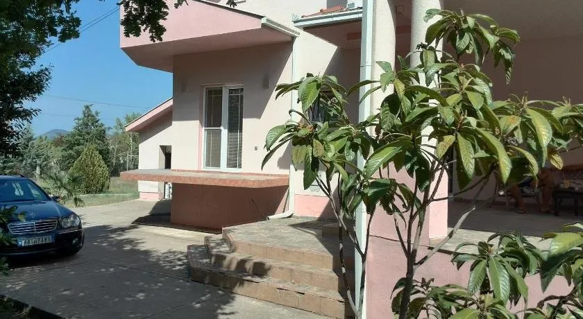 Villa Charm - Image 1