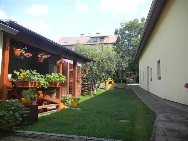 Privat Nisa - Image 1