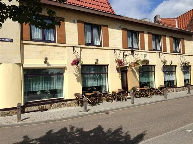 Den Halder - Image 1