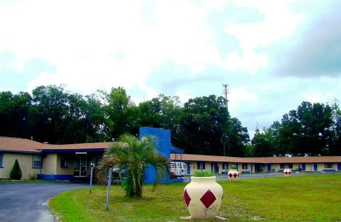 Bradford Motel and Campground - Image 1