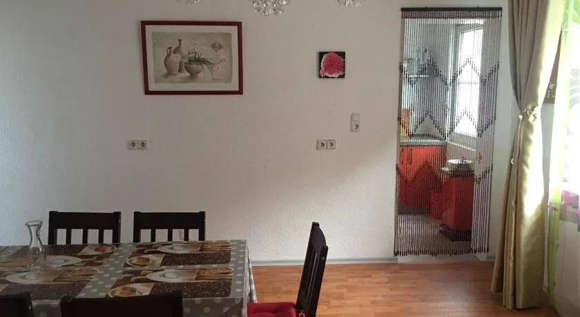 Haus Der Rosen - Image 1