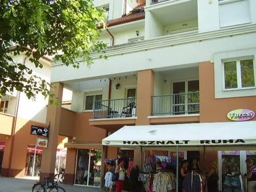 Crazy Frog Apartments - Image 1