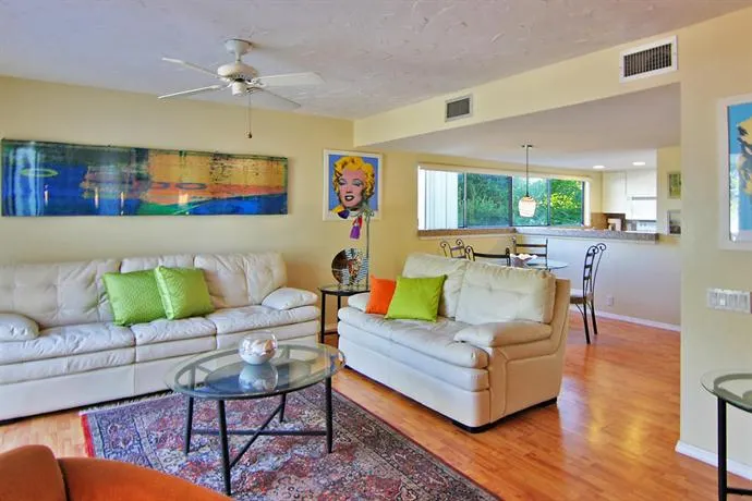 Anna Maria Island Bird's Nest Holiday Apartments - Image 1