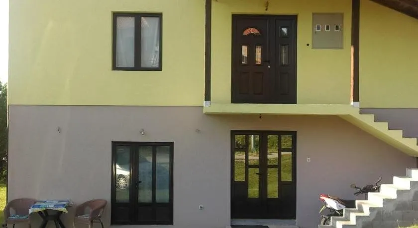 Jeremicak Apartments - Image 1