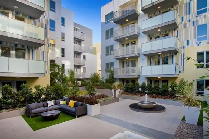 Luxury Resort Style 1Br + Parking Pool Gym - Image 1