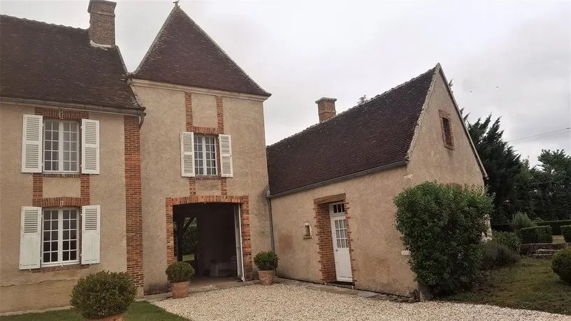 Tourterelle, a proximite de Auxerre et Chablis - Image 1