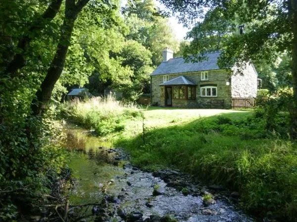 Glanrafon - Image 1
