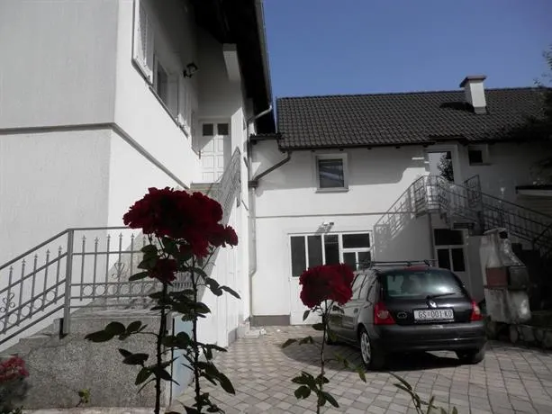 Guesthouse Centar Amadeus - Image 1