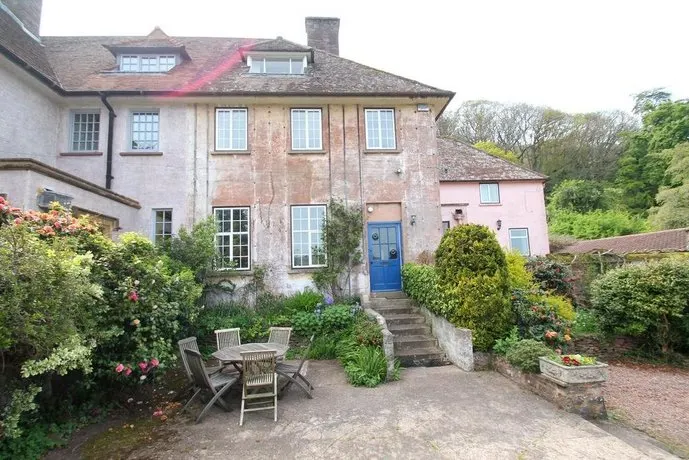 Conifer House - Image 1