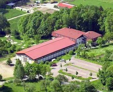 Waldhotel am Reiterhof - Image 1