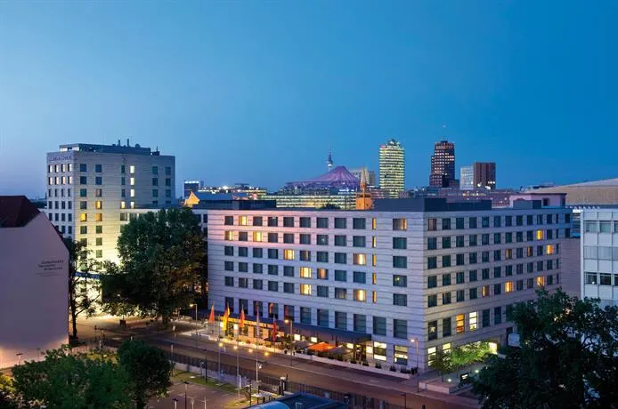Hotel Berlin Central District - Image 1