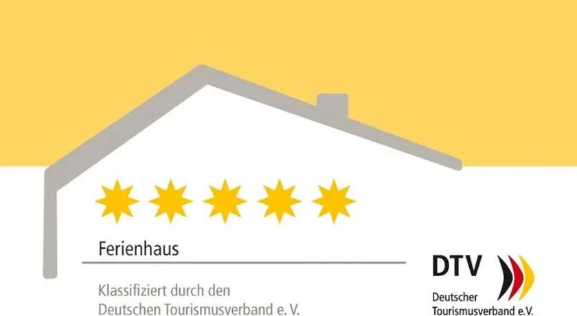 Reetdachhaus mit direktem Seeblick - HUNDE willkommen - Image 1