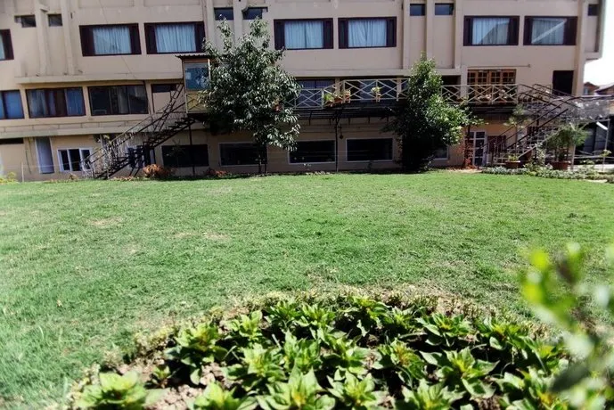 Holiday Plaza - Image 1