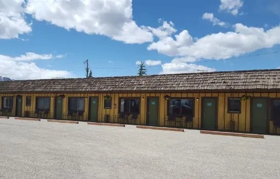 B&B Riverside Motel - Image 1