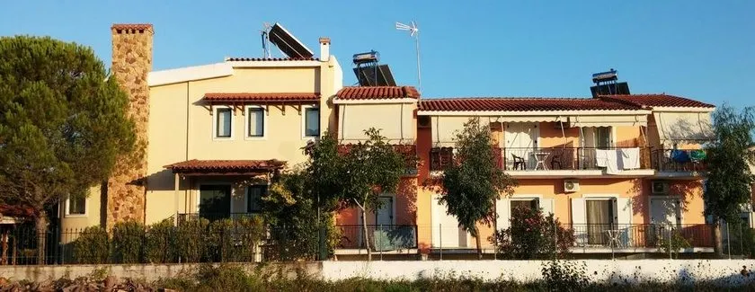Maistrali Pefki - Image 1