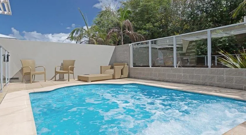 Oaks Pacific Blue 516 Private Pool Aircon Wi-Fi - Image 1