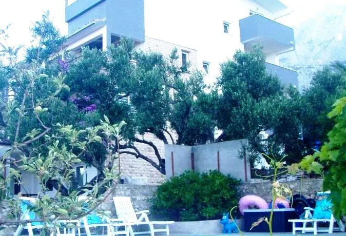 Apartments Mila Makarska - Image 1