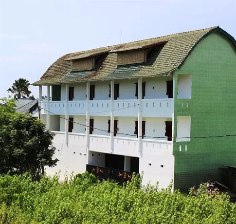 Surf Stay - Image 1
