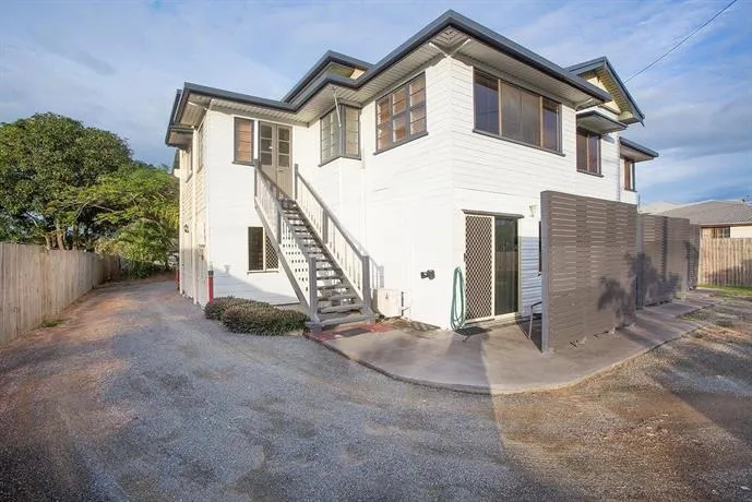 Mycow Accommodation Sarina - Image 1