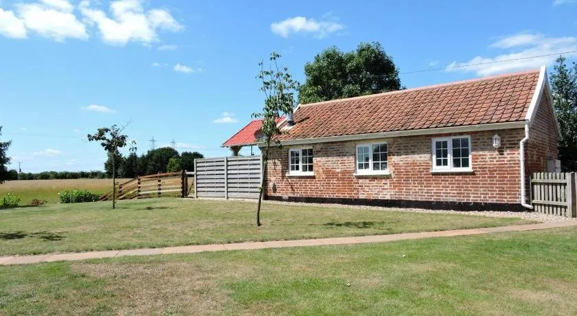 Tui Cottage Blaxhall - Image 1