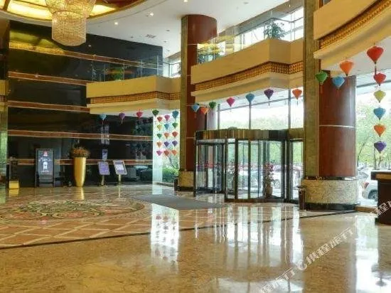 Extrafar International Club - Image 1
