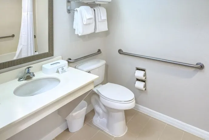 HOLIDAY INN EXPRESS AND SUITES CLERMONT SE WEST ORLANDO - Image 1