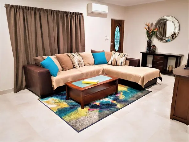 Darwin Beach Escape Holiday Home - Image 1