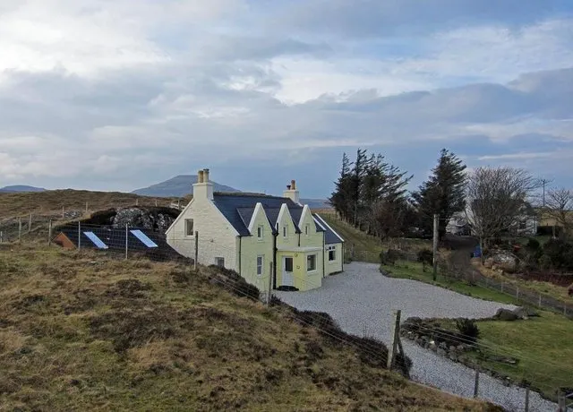 Summer Cottage - Image 1