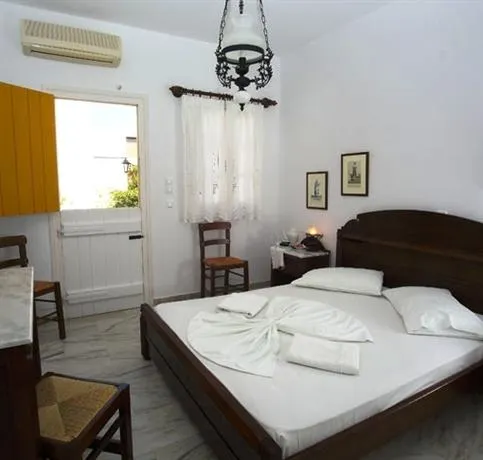 Ostria Paros - Image 1