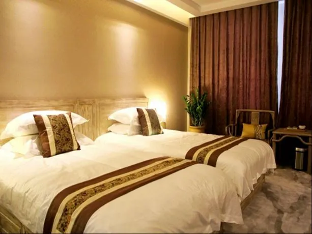 QINGDAO HUANGSHAN HOTEL - Image 1