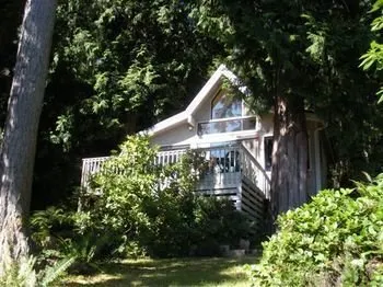 4 B s Coastal Cabin - Image 1