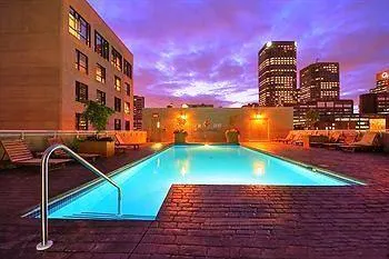 Montreal Luxury Apartments - Image 1