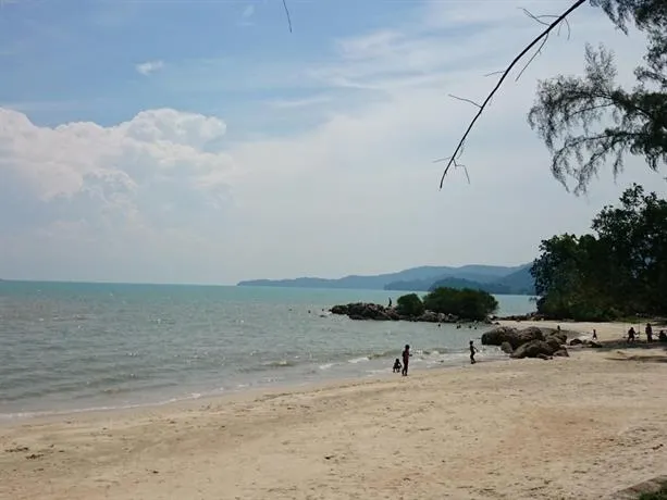 Bayan Seaside Guesthouse - Image 1