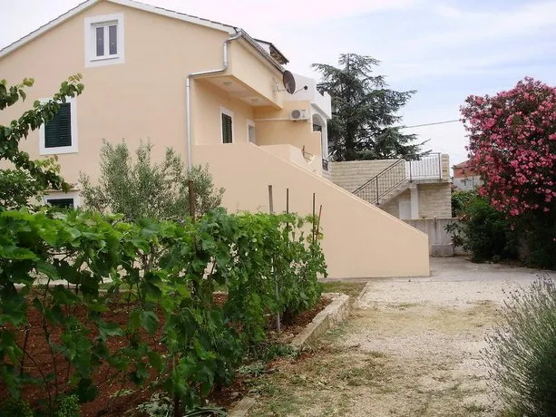 Apartments Casa Rosa - Image 1