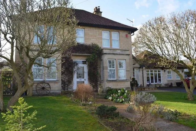 Woodlands Guest House - Image 1