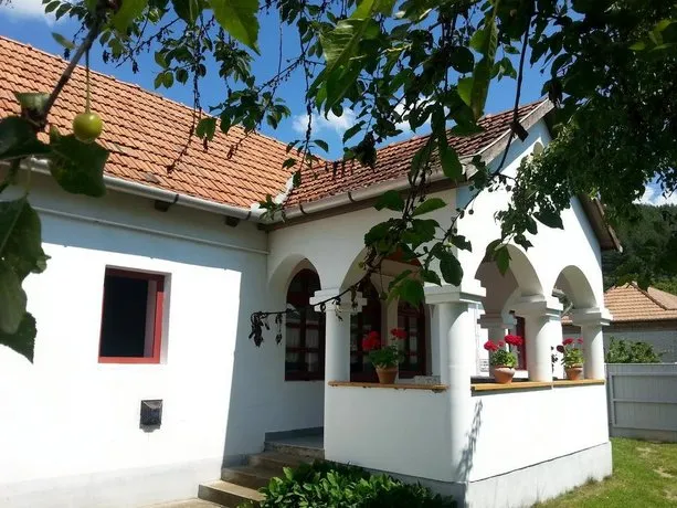 Napfény Vendégház - Image 1