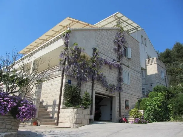 Villa Hela - Image 1