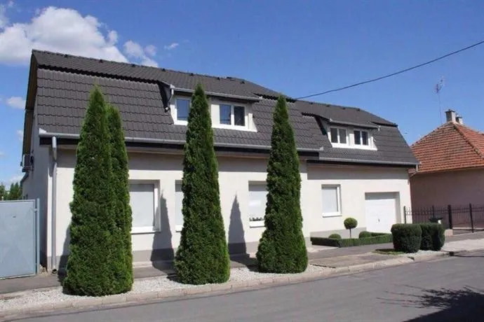 Villa Silver - Image 1
