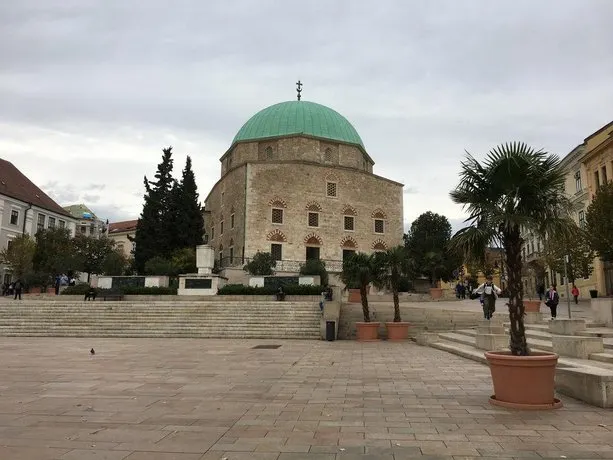 Kismelyvolgyi Vendeghaz - Image 1